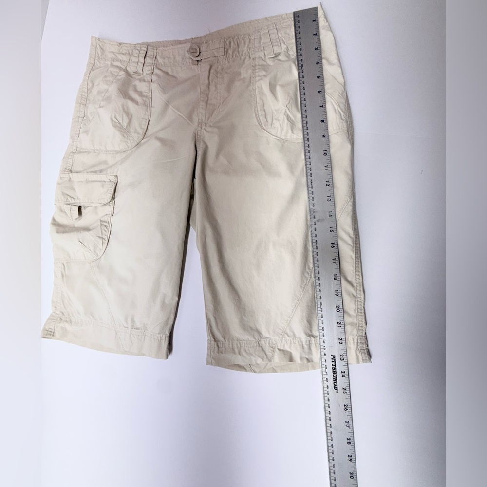 Columbia Women's Cargo Shorts - Beige